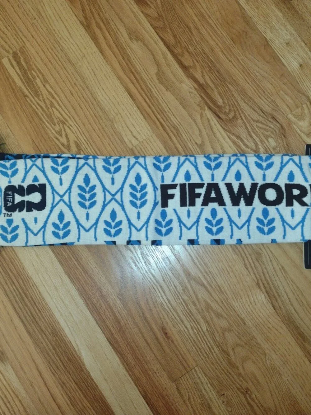 NWT FIFA World Cup 26 Scarf, Quaker branded, very heavy/thick and warm